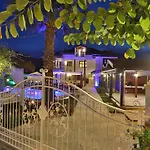 Отель Boutique 2*